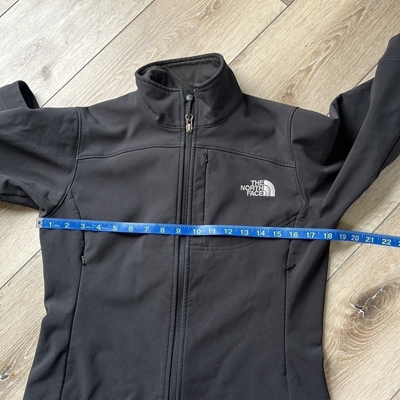 The North Face Women's Black Apex Bionic Softshell Jacket - Picture 11 of 12